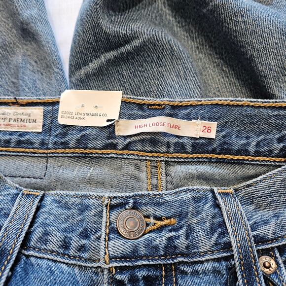 Levi's Jeans Women's Super High Rise Loose Flare Distressed 26x32 - Picture 6 of 12